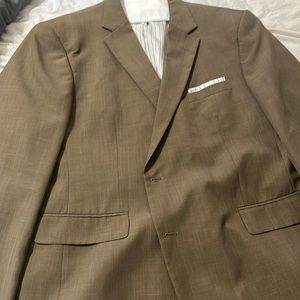 Freshly cleaned Stafford freshly cleaned brown blazer size 48L.